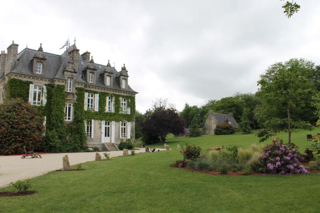 퐁타벤 Manoir De Kerangosquer B&B 외부 사진